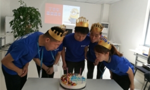 濃情家文化，恩情暖人心——中岳店舉辦第三季度員工生日會(huì)
